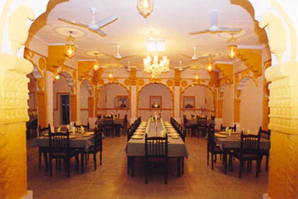 V Resorts Jhalamand Garh Jodhpur Jodhpur  Buitenkant foto